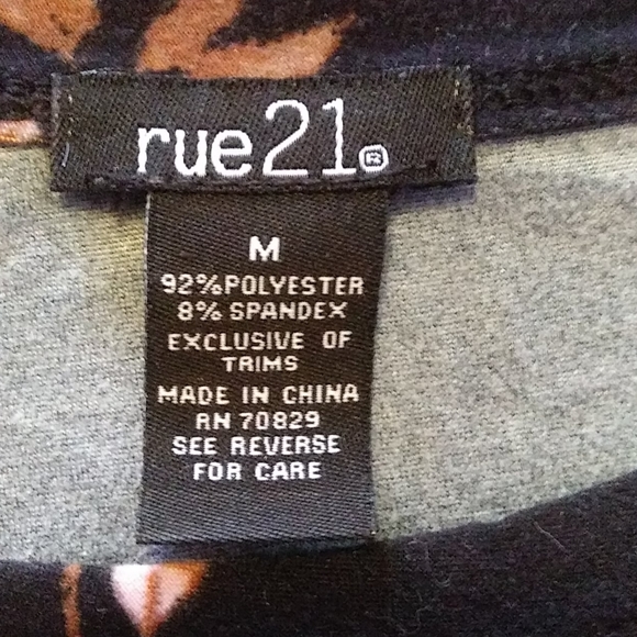 Floral tank - Picture 3 of 4